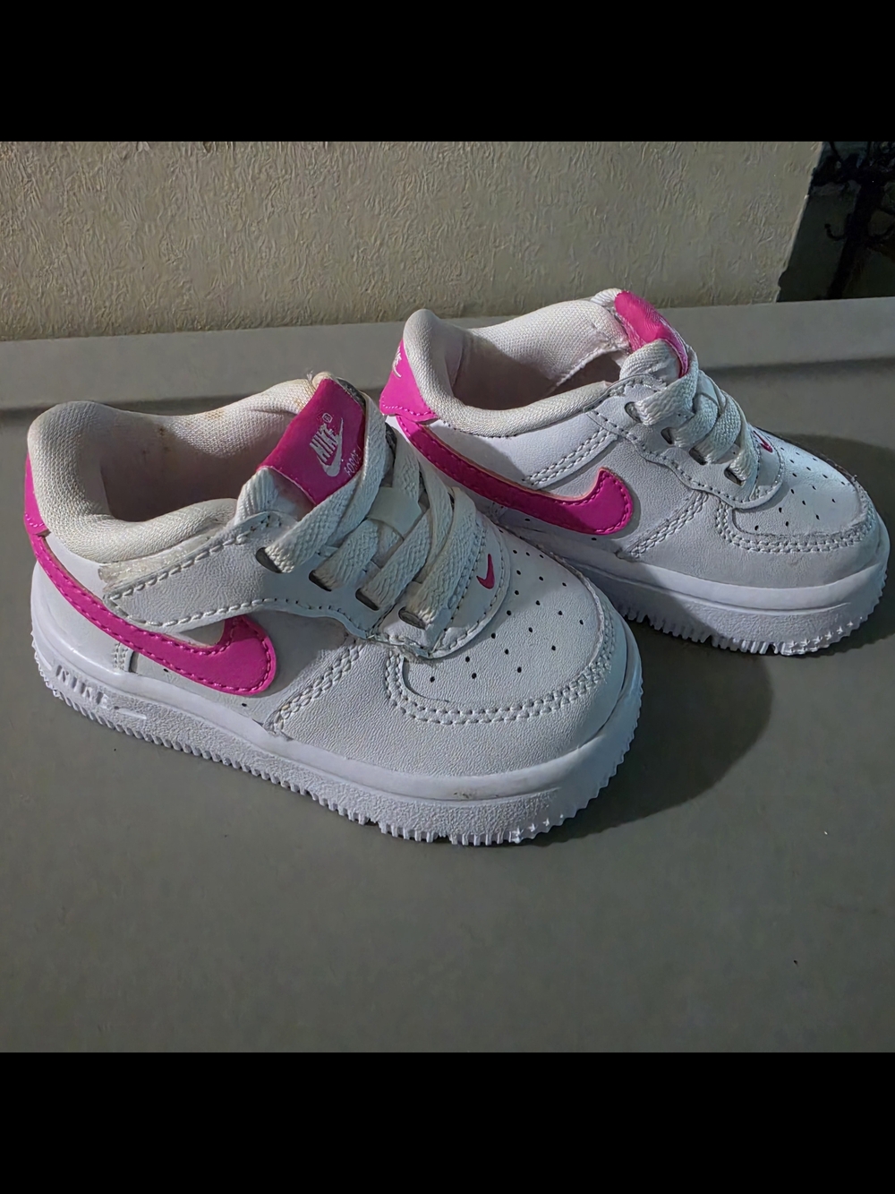Nike Kids' White & Pink Casual Sneakers